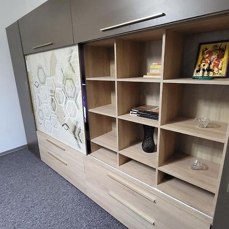 Apartament Navi أونيشتي المظهر الخارجي الصورة