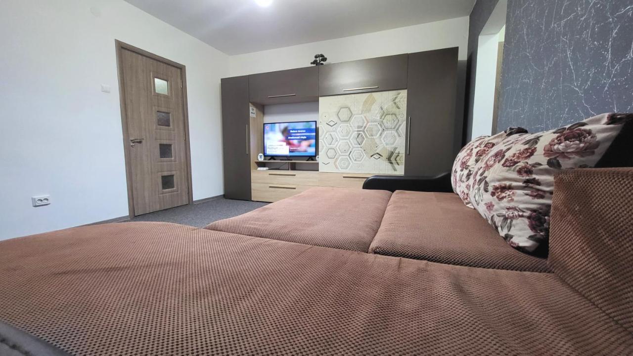 Apartament Navi أونيشتي المظهر الخارجي الصورة
