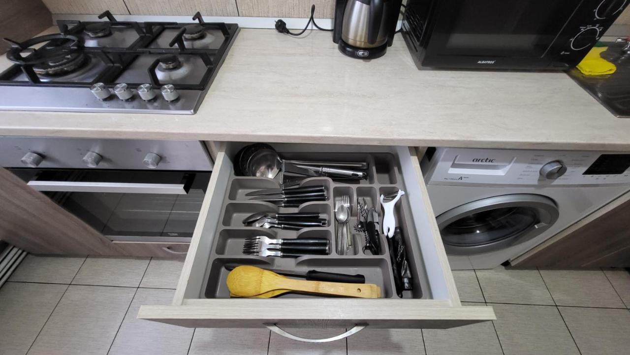 Apartament Navi أونيشتي المظهر الخارجي الصورة