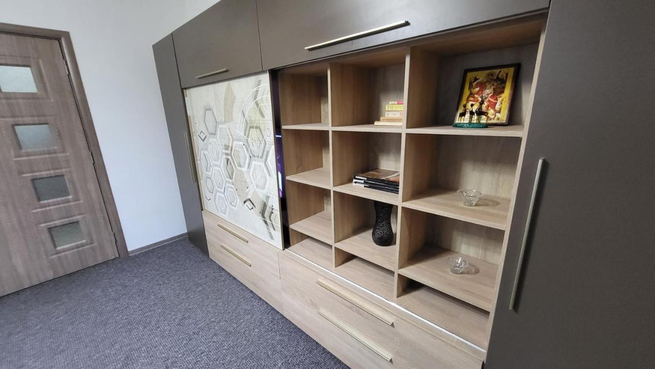 Apartament Navi أونيشتي المظهر الخارجي الصورة